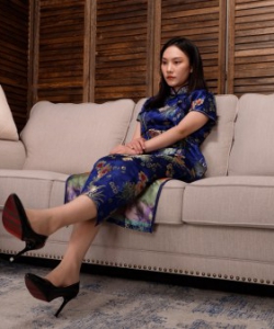 Beautiful Jiangwen shows her sexy big foot4